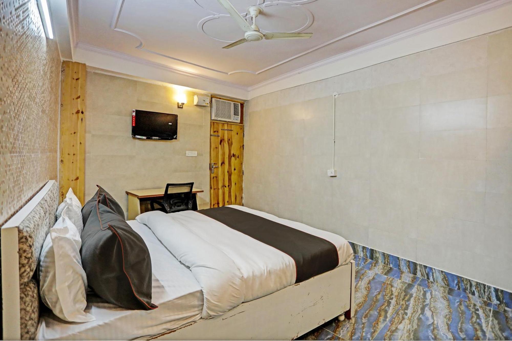 Umen Hotel Nearest Sector 66 Noida Exteriér fotografie